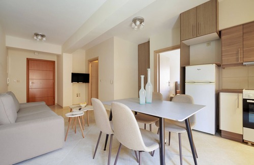Kefalonia Apartment | Apartment 'Ardavani City 5' with Shared Terrace, Shared Garden and Air Conditioning