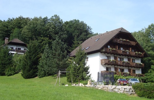 Unterach am Attersee Apartment | Apartment for 2-4 persons - No. 1 - Apartments Haus Bianca and Sterngut