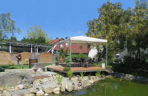 Dingelsdorf Apartment | Apartment 'Atelier Probst - D4' with Private Terrace, Shared Garden and Wi-Fi