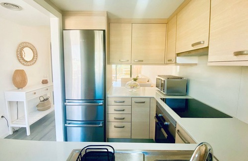 Miami Platja Apartment | Apartment 'Atico Solarium La Cala' with Sea View, Wi-Fi and Air Conditioning