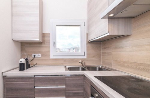 Budoni Apartment | Apartment 'Attico Con Vista Mare A Budoni' with Sea View, Terrace and Air Conditioning