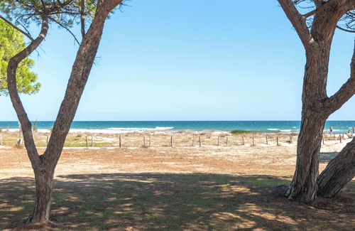 Budoni Apartment | Apartment 'Attico Con Vista Mare A Budoni' with Sea View, Terrace and Air Conditioning