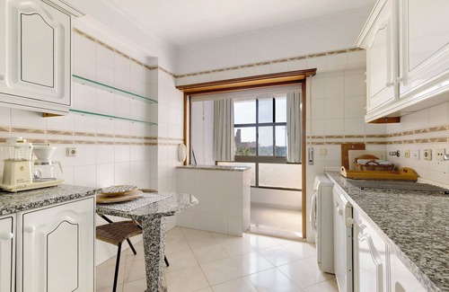 Cascais Apartment | Apartment 'Augusta's House' with Balcony and Wi-Fi