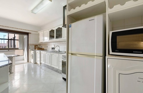 Cascais Apartment | Apartment 'Augusta's House' with Balcony and Wi-Fi