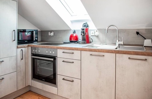 Bischberg Apartment | Apartment 'Auszeit 1 Bischberg' with Balcony, Shared Garden and Wi-Fi