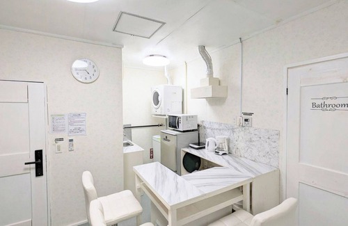 Kadena-cho Apartment | Apartment Avenue Koza Hotel on Park Avenue Exclusive use up to 8 adults/Okinawa Okinawa