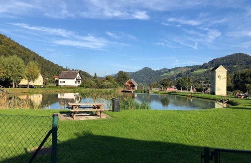 Uebelbach Apartment | Apartment Azure with breakfast in the Pension Herti - Haus Pastner am Teich