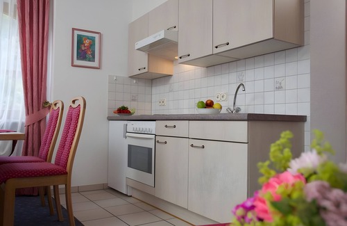 Tonbach Apartment | Apartment 'B 22' with Mountain View, Private Terrace and Wi-Fi