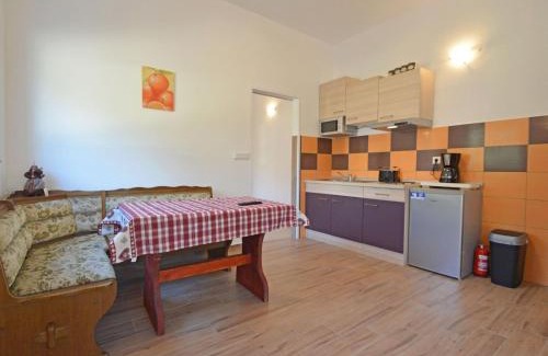 Liznjan Apartment | Apartment B&B-1 by Interhome