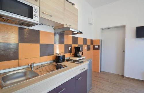 Liznjan Apartment | Apartment B&B-1 by Interhome