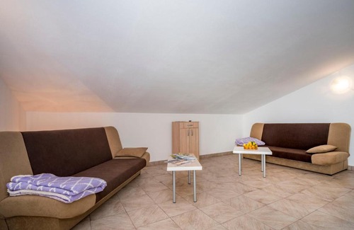 Liznjan Apartment | Apartment B&B-5 by Interhome