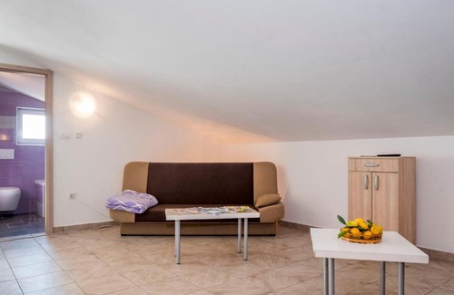 Liznjan Apartment | Apartment B&B-5 by Interhome