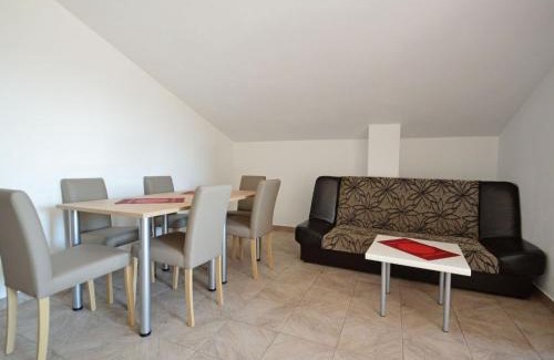 Liznjan Apartment | Apartment B&B-6 by Interhome