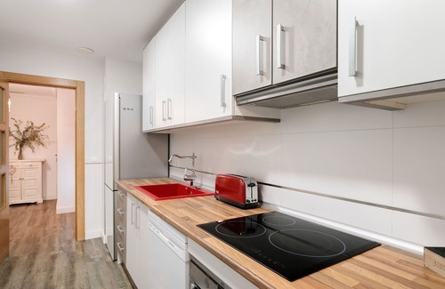 San Juan de Alicante Apartment | Apartment 'Bonhomía Pet Friendly' with Private Pool, Wi-Fi and Air Conditioning