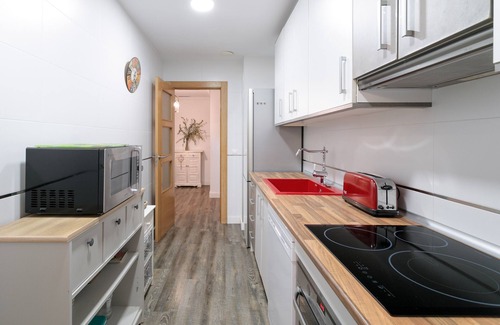 San Juan de Alicante Apartment | Apartment 'Bonhomía Pet Friendly' with Private Pool, Wi-Fi and Air Conditioning