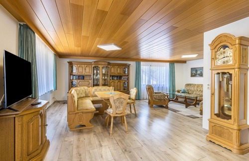 Gemarkung Laufen an der Eyach Apartment | Apartment 'B463 Penthouse' with Mountain View, Private Terrace and Wi-Fi