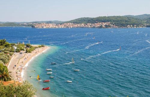 Cove Tri Zala (Zrnovo) Apartment | Apartment Balota by Interhome
