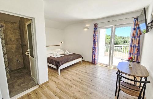Cove Tri Zala (Zrnovo) Apartment | Apartment Balota - Moreška-4 by Interhome