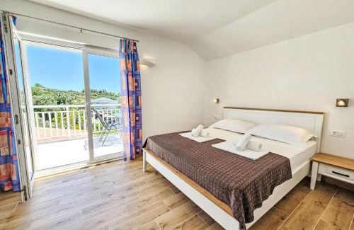 Cove Tri Zala (Zrnovo) Apartment | Apartment Balota - Moreška-4 by Interhome