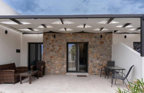 Agios Georgios House | Apartment 'Basilica Kallisto' with Sea View, Wi-Fi and Air Conditioning
