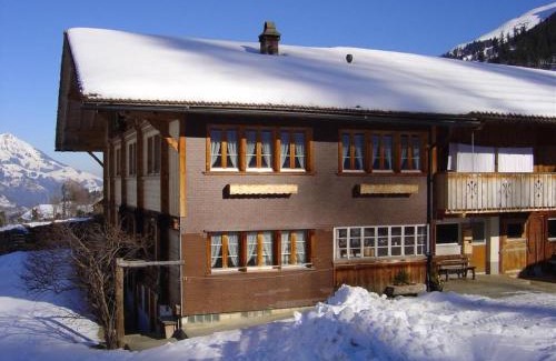 Achsete Apartment | Apartment Bauernhaus Uf dr Flue by Interhome