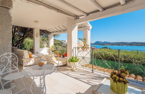 Golfo di Marinella House | Apartment 'Bella Vista Marinella 1' with sea view, terrace, air conditioning and Wi-Fi