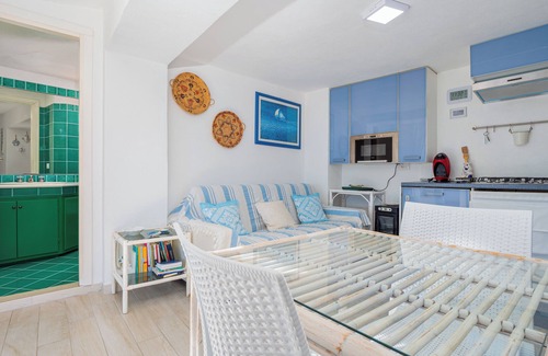 Golfo di Marinella Apartment | Apartment 'Bella Vista Marinella 2' with Sea View, Terrace, A/C and Wi-Fi