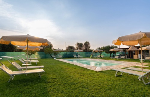 Brindisi Apartment | Apartment 'Bellavita and Pool' with Shared Pool, Wi-Fi and Air Conditioning
