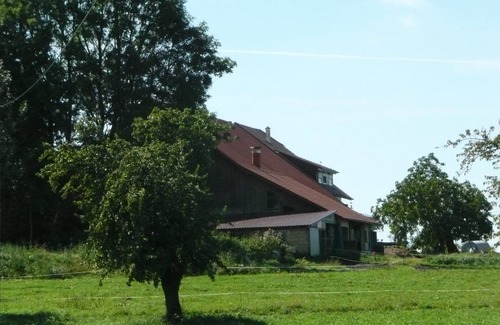 Amtzell Apartment | Apartment “Bergblick” on Farm with Mountain View, Wi-Fi, Balcony & Garden