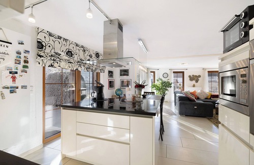Benzingen Apartment | Apartment 'Berta Benzingen' with Shared Terrace, Shared Garden and Wi-Fi