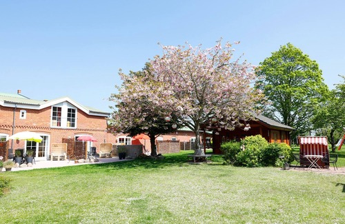 Lemkendorf Apartment | Apartment "Bett in't Kornfeld" on the farm Hofbude Fehmarn