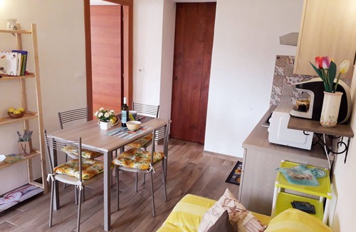 La Spezia Apartment | Apartment between lemon and olive trees with sea view CITRA code 011015-LT-0925