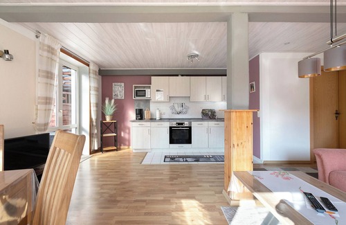 Arkebek Apartment | Apartment 'Bi Tiessens To Hus' with Private Terrace, Shared Garden and Wi-Fi