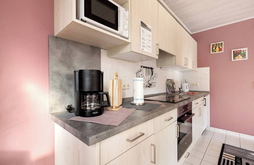 Arkebek Apartment | Apartment 'Bi Tiessens To Hus' with Private Terrace, Shared Garden and Wi-Fi