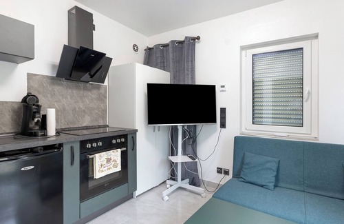 Watterdingen Apartment | Apartment 'Bibernestli 1' with Shared Terrace, Private Garden and Wi-Fi