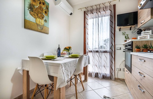 S'oru e Mari Apartment | Apartment 'Bijou Holiday Home' with Shared Terrace, Wi-Fi and Air Conditioning