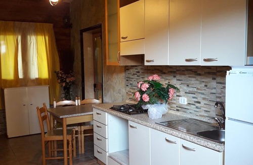 Vieste Apartment | Apartment 'Bilo 2' with Shared Garden, Wi-Fi and Air Conditioning