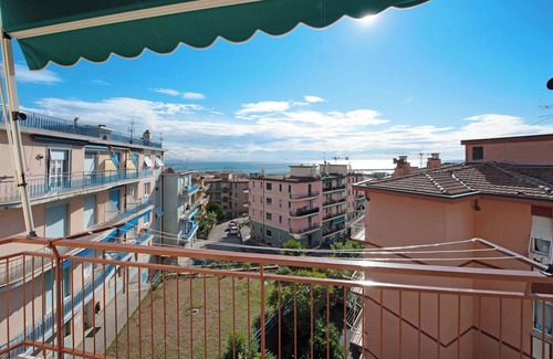 Varazze Apartment | Apartment "Bilocale Corosu con 2 balconi" with Balcony & A/C