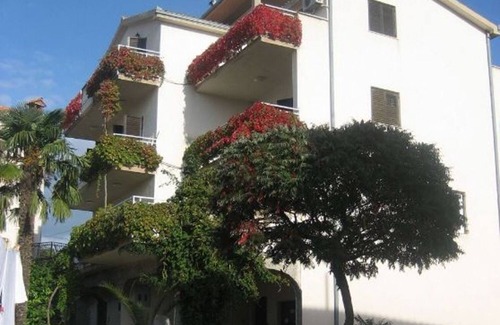 Okrug Gornji Apartment | Apartment Biserka - 50 m from beach : A3(2+1) - Okrug Gornji, Island Ciovo, Croatia