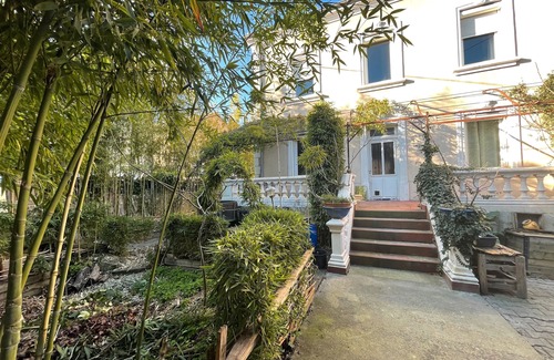 Le Teil Bed & Breakfast | Apartment 'Bleue' with Shared Terrace, Shared Garden and Wi-Fi