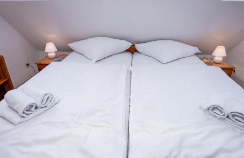 Norddeich Apartment | Apartment Blinkfeuer by Interhome