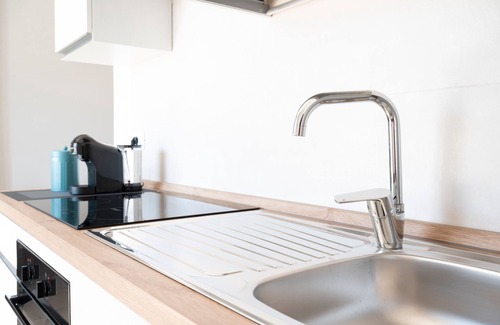 Castri di Lecce Apartment | Apartment 'Blue Suite' with Shared Terrace, Wi-Fi and Air Conditioning