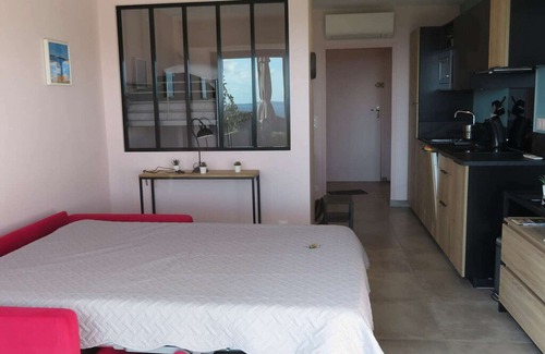 Bormes-Les-Mimosas Apartment | Apartment Bormes-les-Mimosas, studio flat, 4 persons