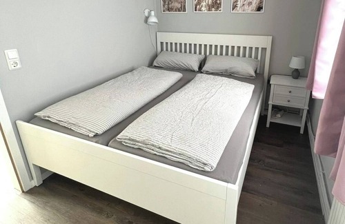 Schaprode Apartment | Apartment 'Boddenferienhaus - 12 Molenfeuer' with Shared Terrace, Shared Garden and Wi-Fi