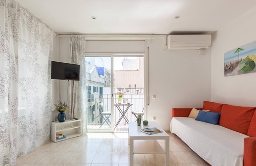 Sitges Town Center Apartment | Apartment 'Bonaire' near the beach with balcony, air conditioning & Wi-Fi