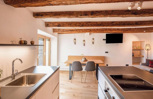 Kurtatsch an der Weinstraße Apartment | Apartment "Brantenhof Pomum" with Mountain View, Sauna and Wi-Fi