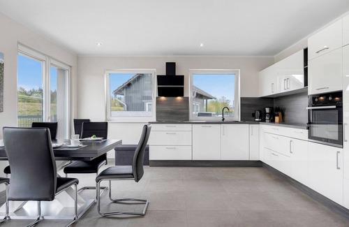 Sassenburg Apartment | Apartment 'Bresser Bernsteinsee' with Private Terrace, Private Garden and Wi-Fi