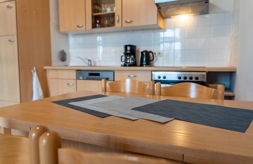 Muritz Apartment | Apartment 'Burgherr 10' in a hotel with Shared Garden, Balcony and Wi-Fi