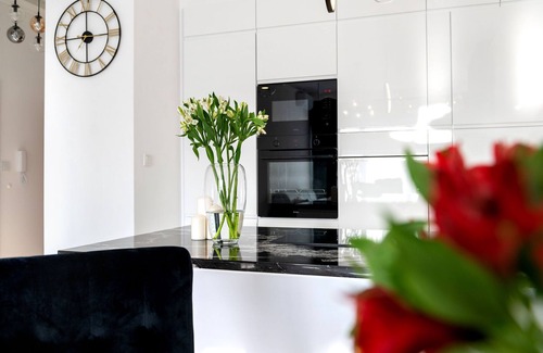 Dziwnow Apartment | Apartment by Dziwna River with Pool Access
