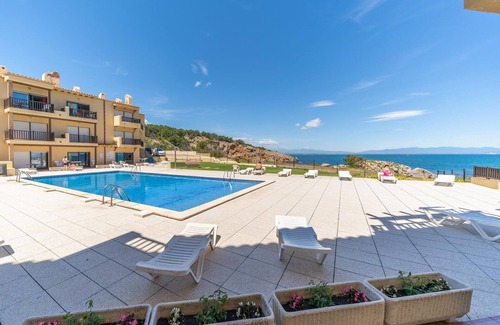 L'Escala Apartment | Apartment by Illa Mateua Beach, Costa Brava